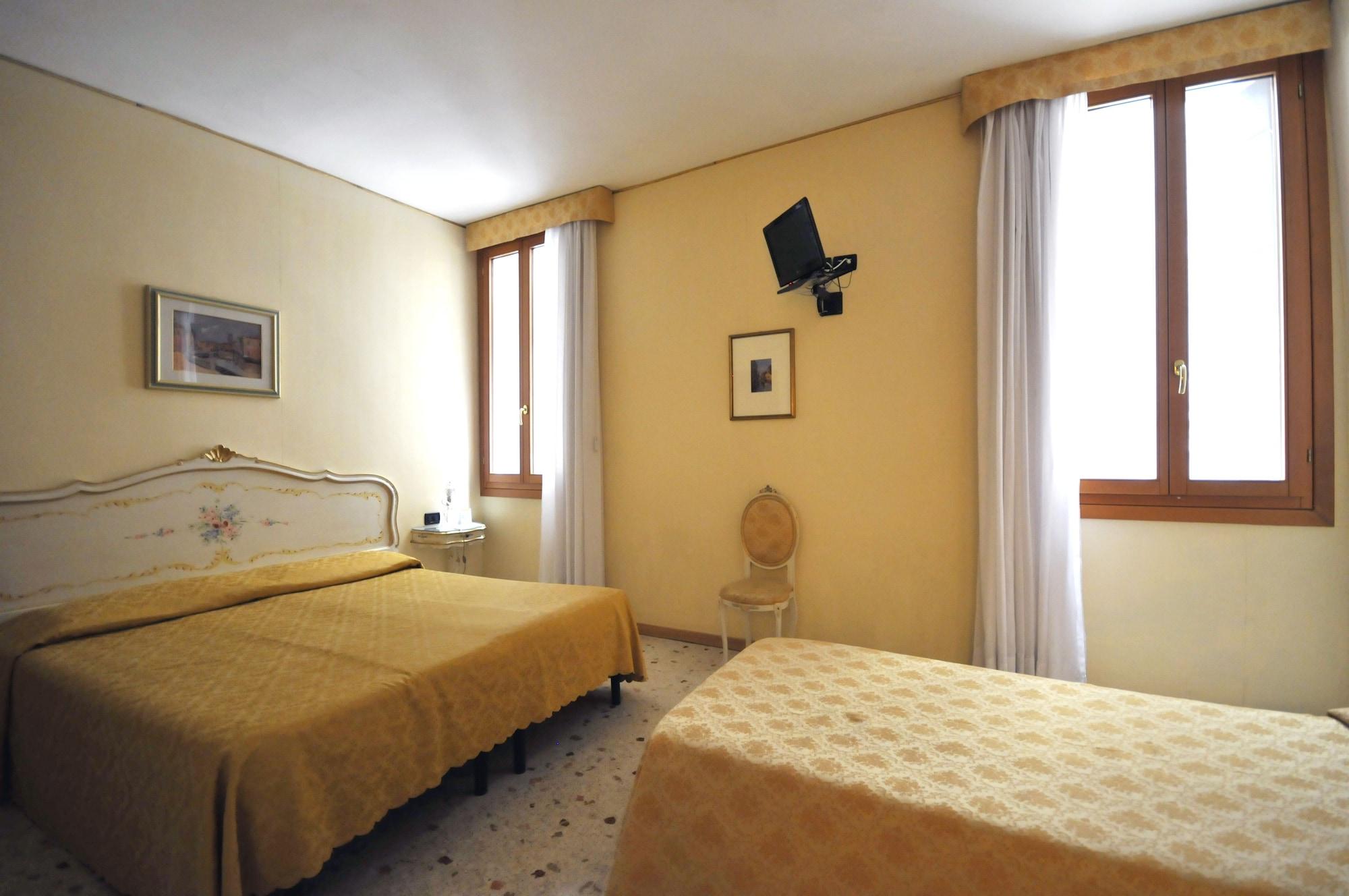 Ca' Leon D'Oro Hotel Venetië Buitenkant foto