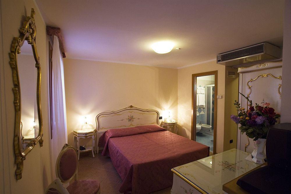 Ca' Leon D'Oro Hotel Venetië Buitenkant foto